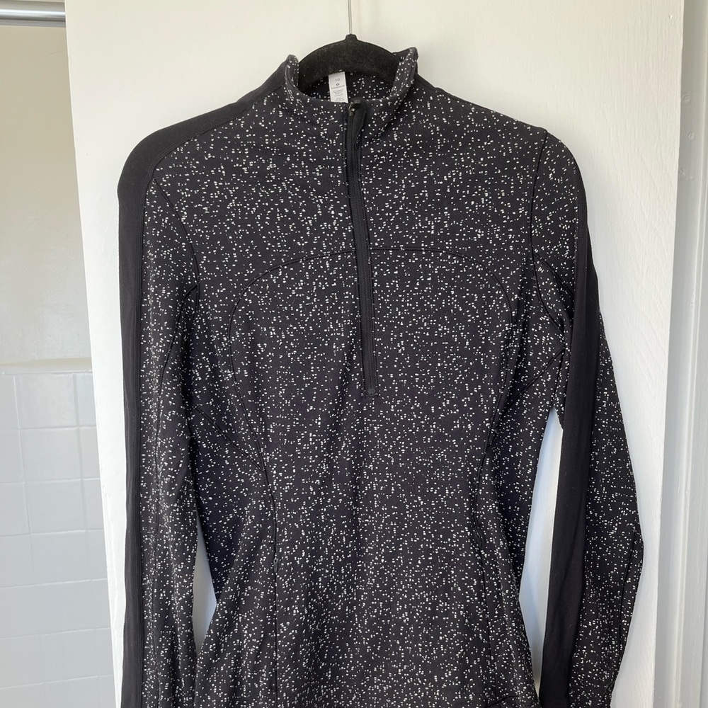 Lululemon black and white Run Briskly Zip, size 10